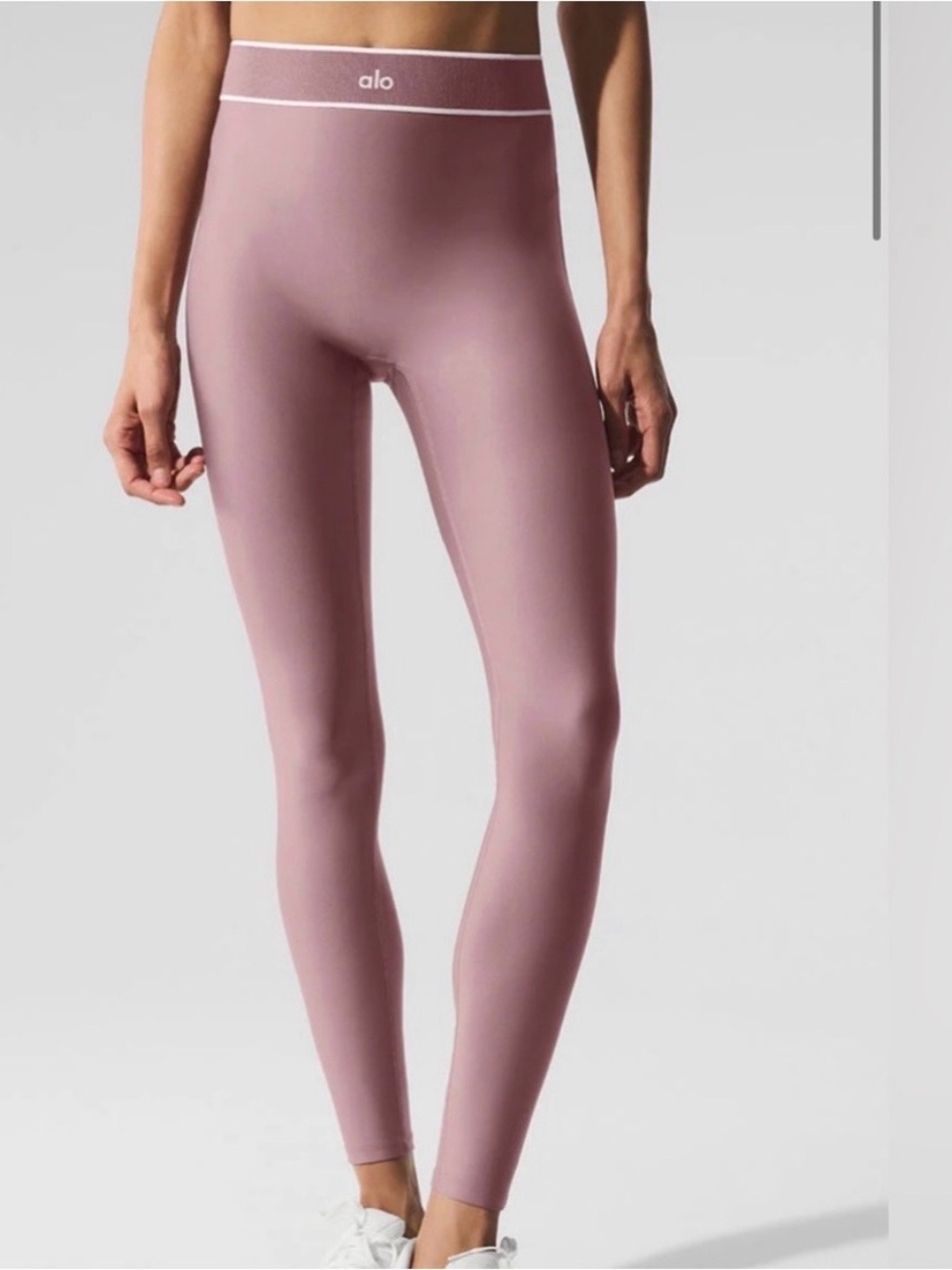 Alo airlift alignment legging in smoky quartz